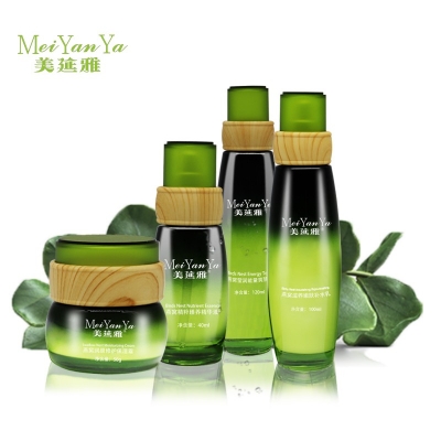 美延雅燕窩奢養(yǎng)補(bǔ)水套裝